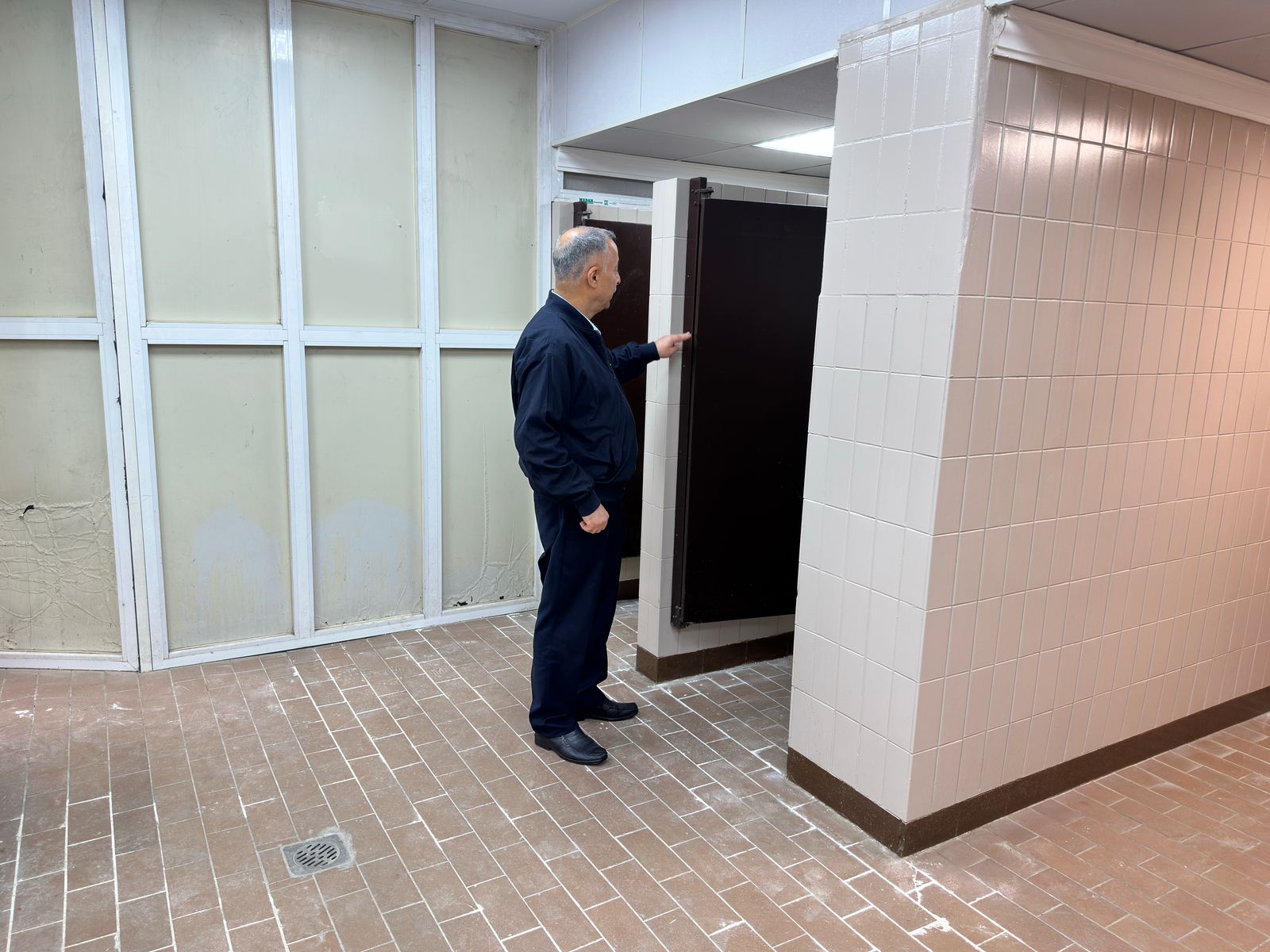 1a3b2111-f361-4931-a0d3-e2ed2302e3ae